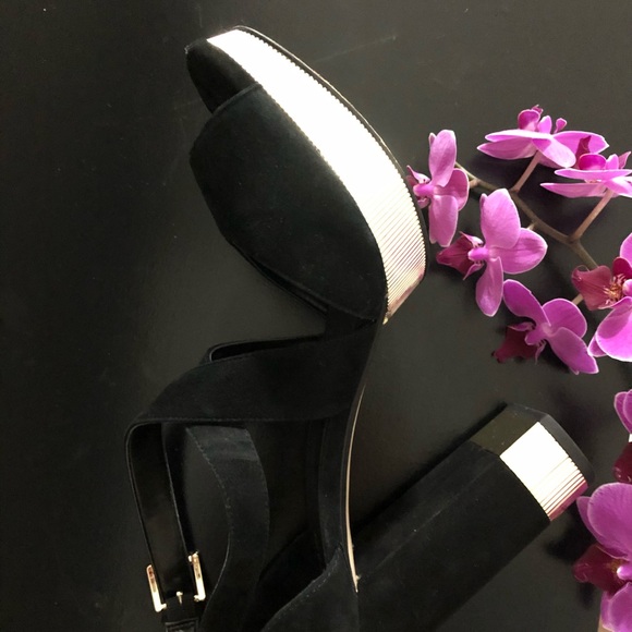 Michael Kors Sandals - Picture 2 of 4